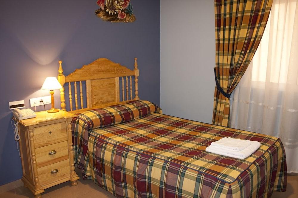 Hostal Valdepenas By Bossh Hotels Eksteriør bilde