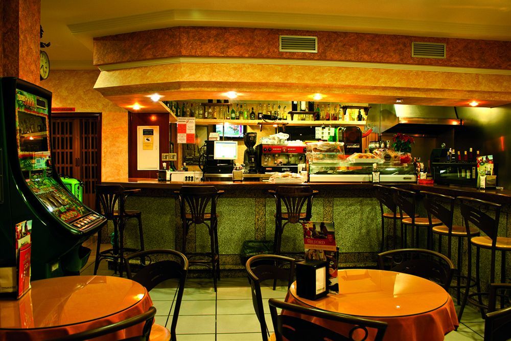 Hostal Valdepenas By Bossh Hotels Eksteriør bilde